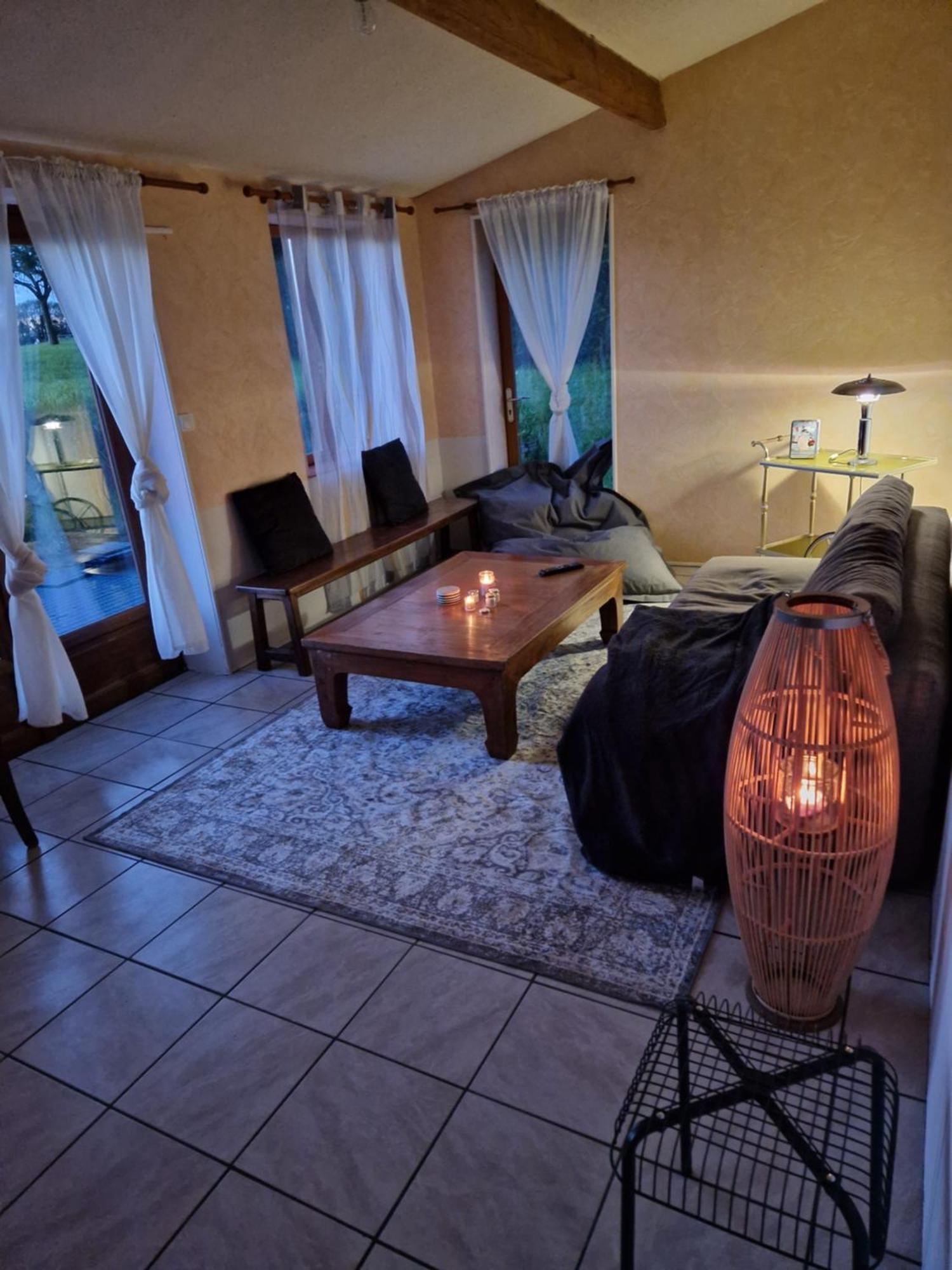 Maison Precey Екстериор снимка